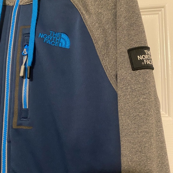 The North Face Zip-Up Hoodie - Picture 2 of 4
